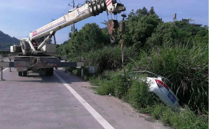 屯溪区重载吊车救援 屯溪区重载吊车救援